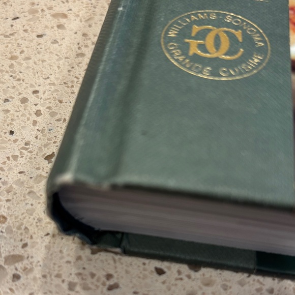 Williams Sonoma Italian Favorites Cookbook with Cream and Green Cover - Picture 2 of 3